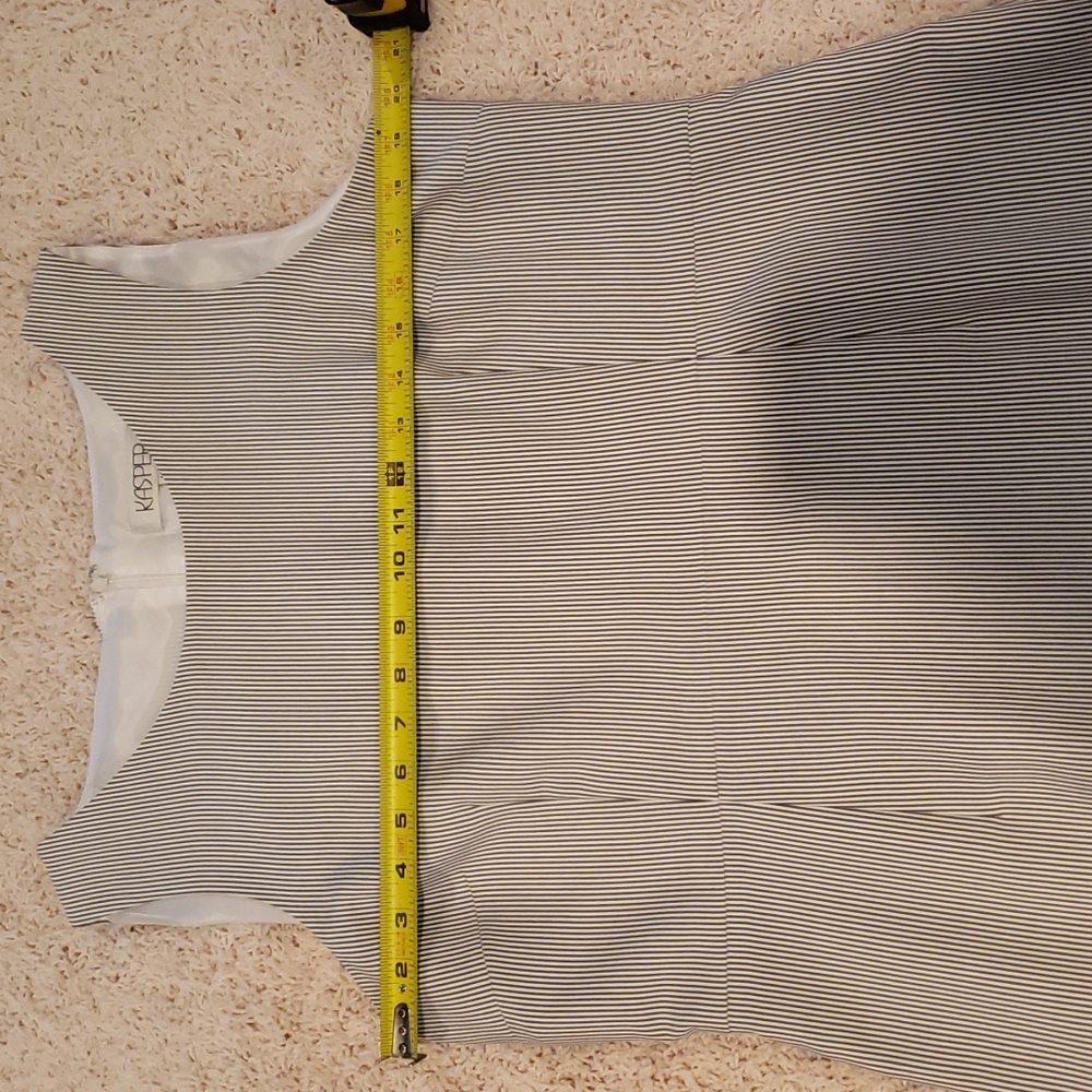 Kasper Two Piece Suit - Picture 9 of 10
